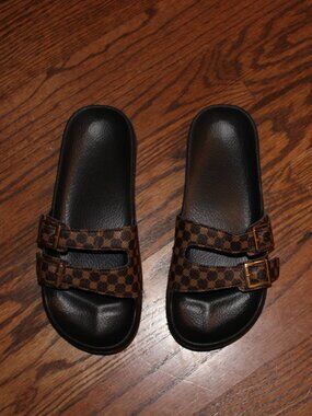 Brown/Black Slides